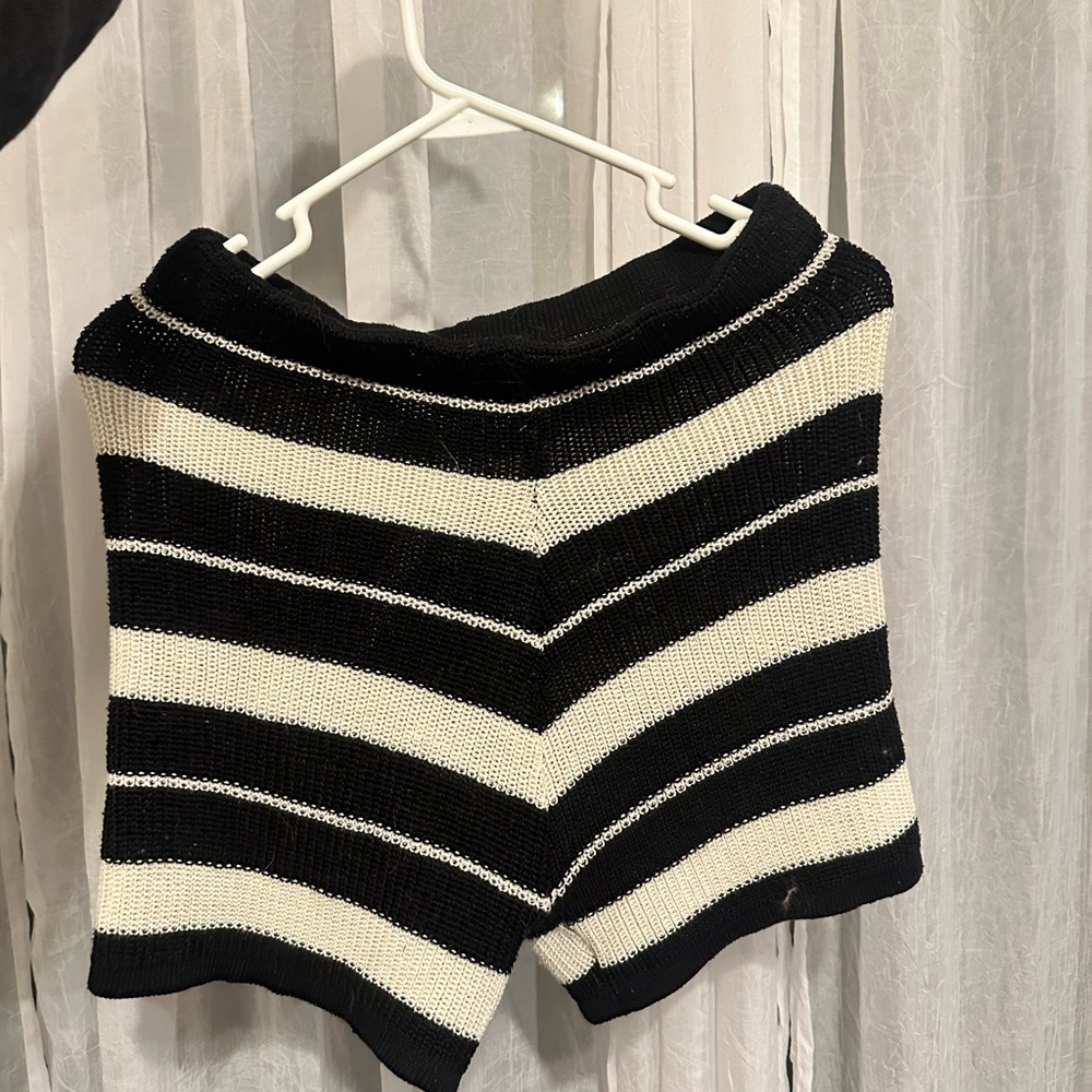 Black and White Striped Women knit Shorts